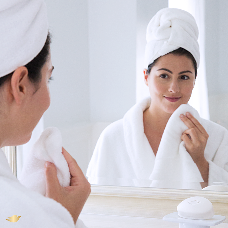 69486-Dove-PW-Bar2HFacialWoman-FB-V4